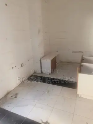 Shop to Let Along Moi Avenue
