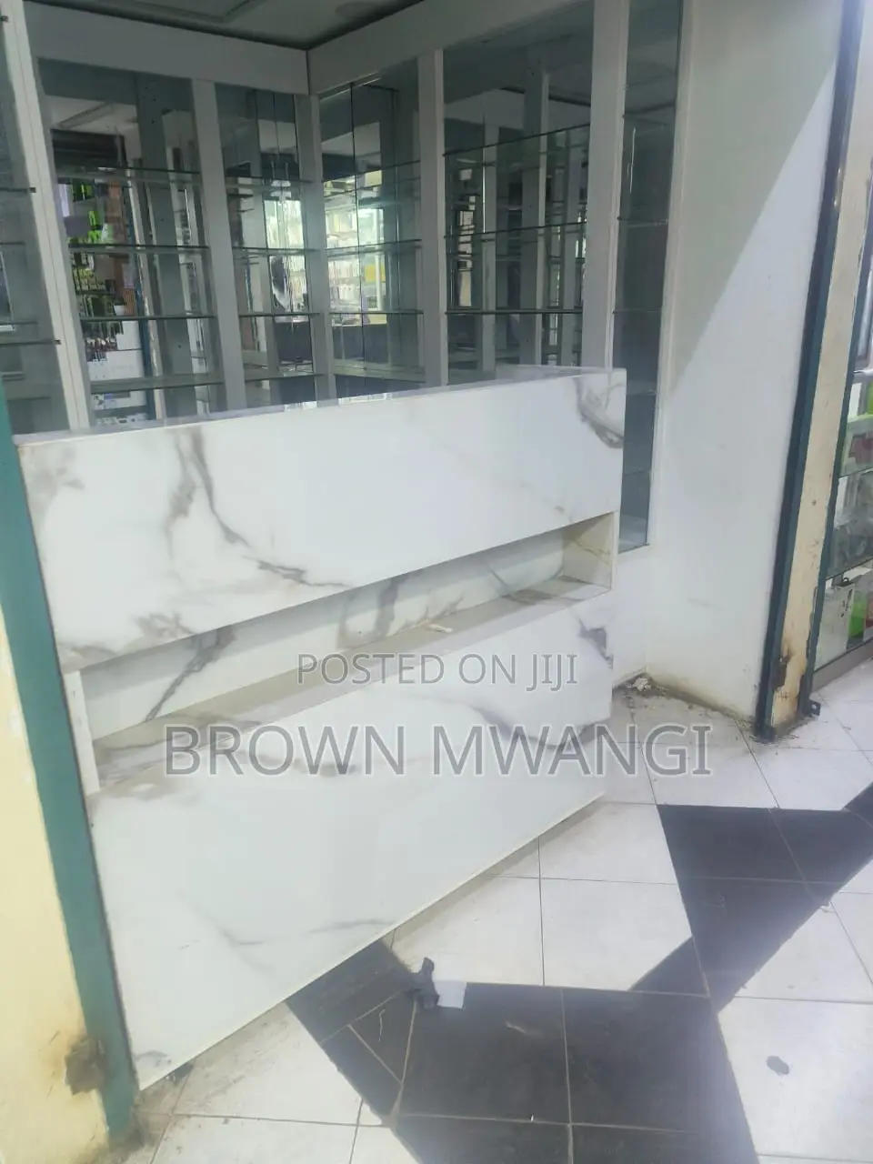 Shop to Let Along Moi Avenue