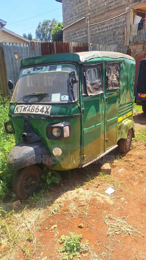 Piaggio Scooter 2014 Green - main view