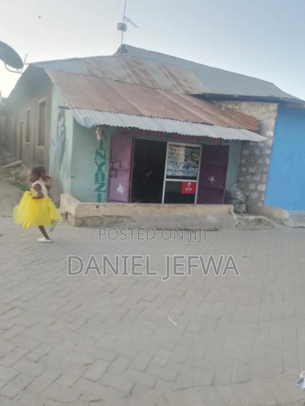 1bdrm House in Kadzandani for sale