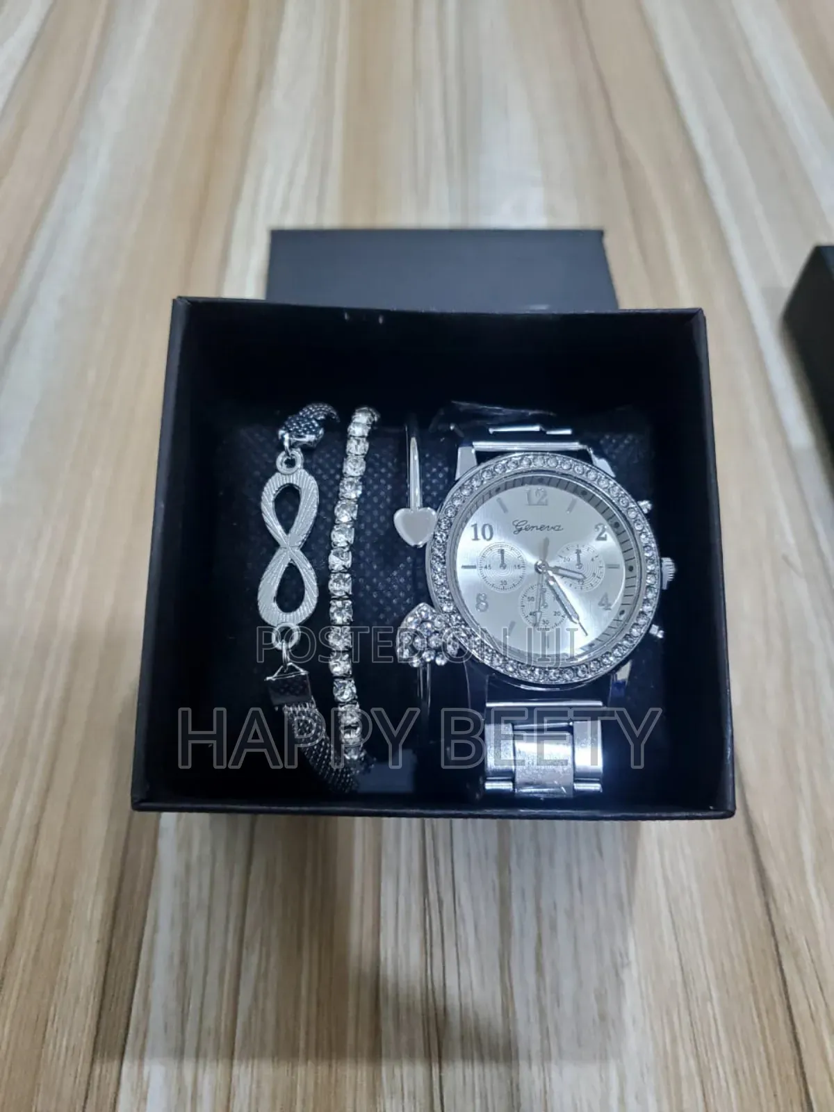 *4 in 1 Infinity Watch Set Elegant Ladies Set