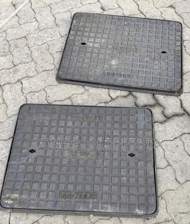 Rust Resistant Cast Iron Manhole Cover 450*600 - main view