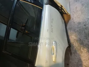 Clean Ex Japan Toyota Rav 4 Back Right Door in Good Condition
