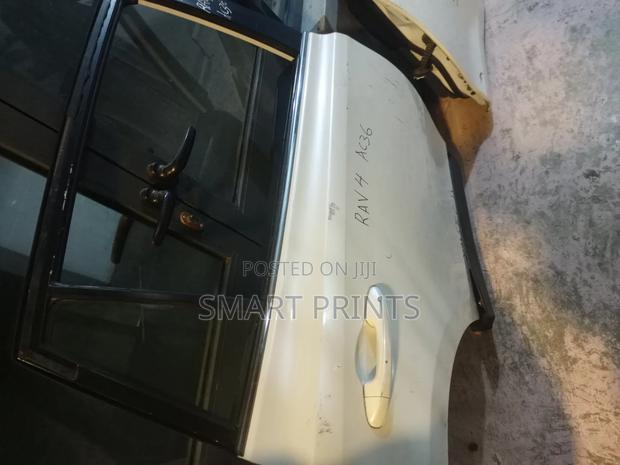 Clean Ex Japan Toyota Rav 4 Back Right Door in Good Condition