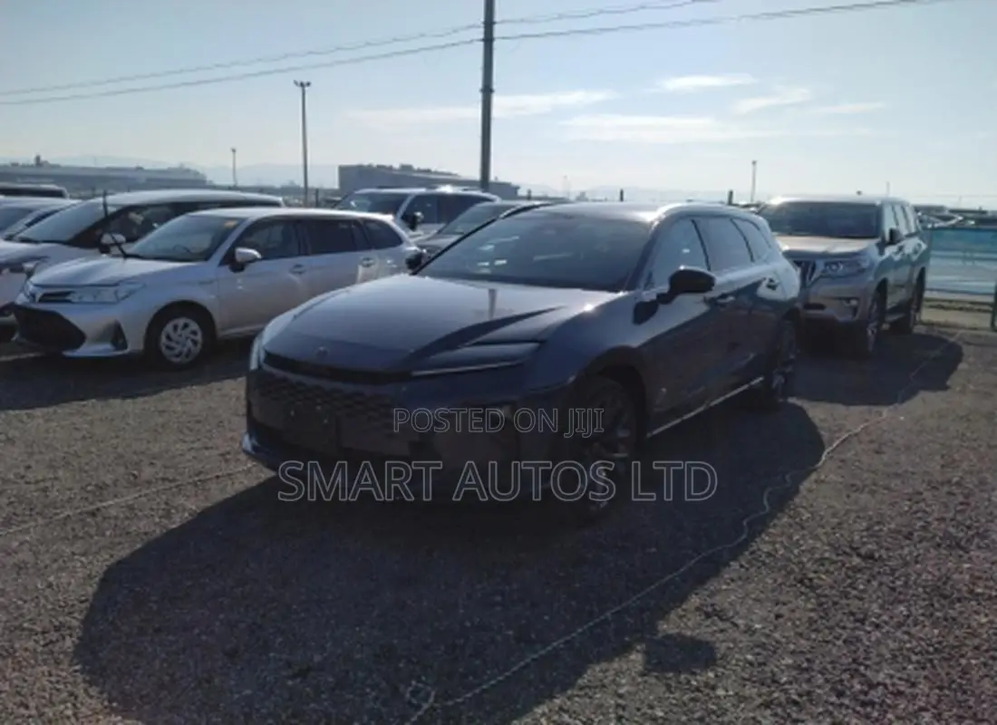 Toyota Crown 2025 Gray