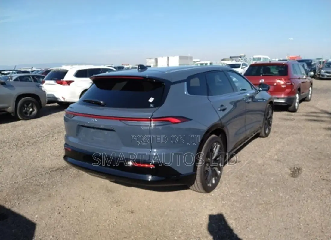 Toyota Crown 2025 Gray