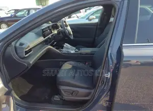 Toyota Crown 2025 Gray