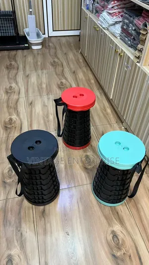 *Portable Retractable Stool*