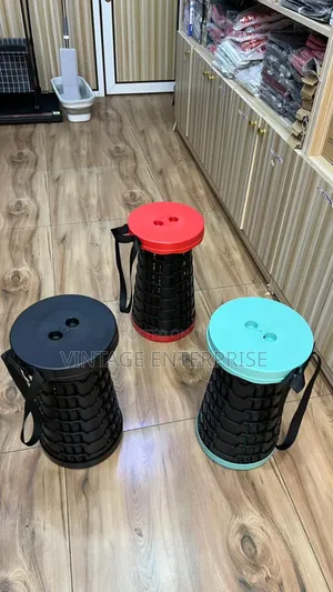*Portable Retractable Stool*