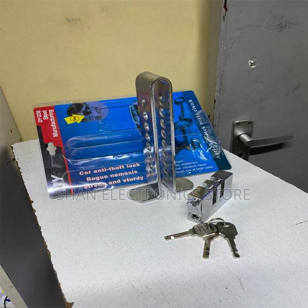 Anti-Theft Car Security Device
8 Hole Brake Pedal Lock