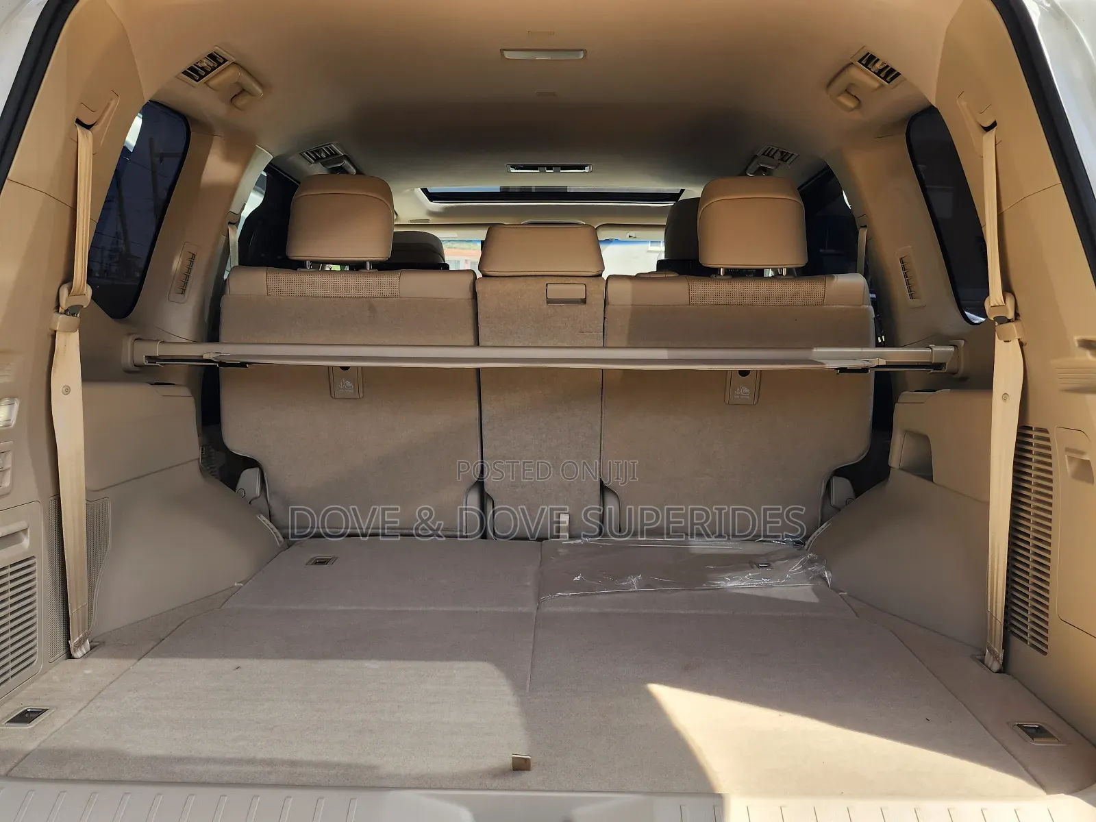 Toyota Land Cruiser LC300 2024 White
