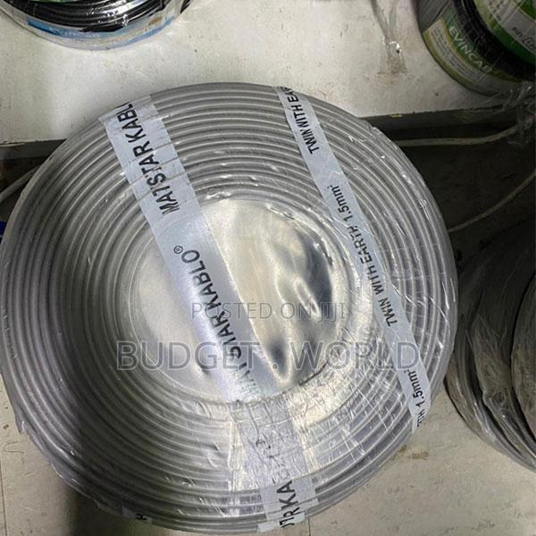 * 2.5mm Twin With Earth 300v/500v 3 Cores 90meters PVC Insulated Cover