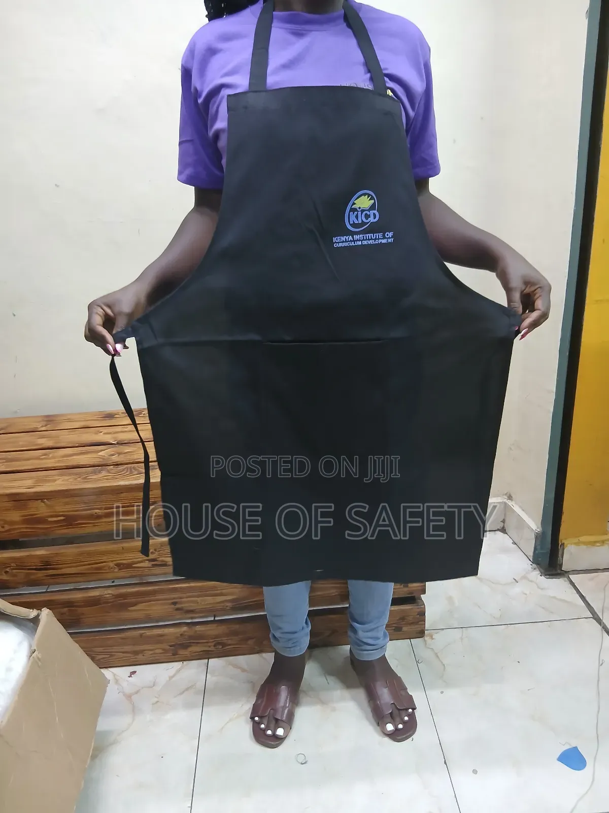 Black Industrial Apron for a Lady Work Wear
