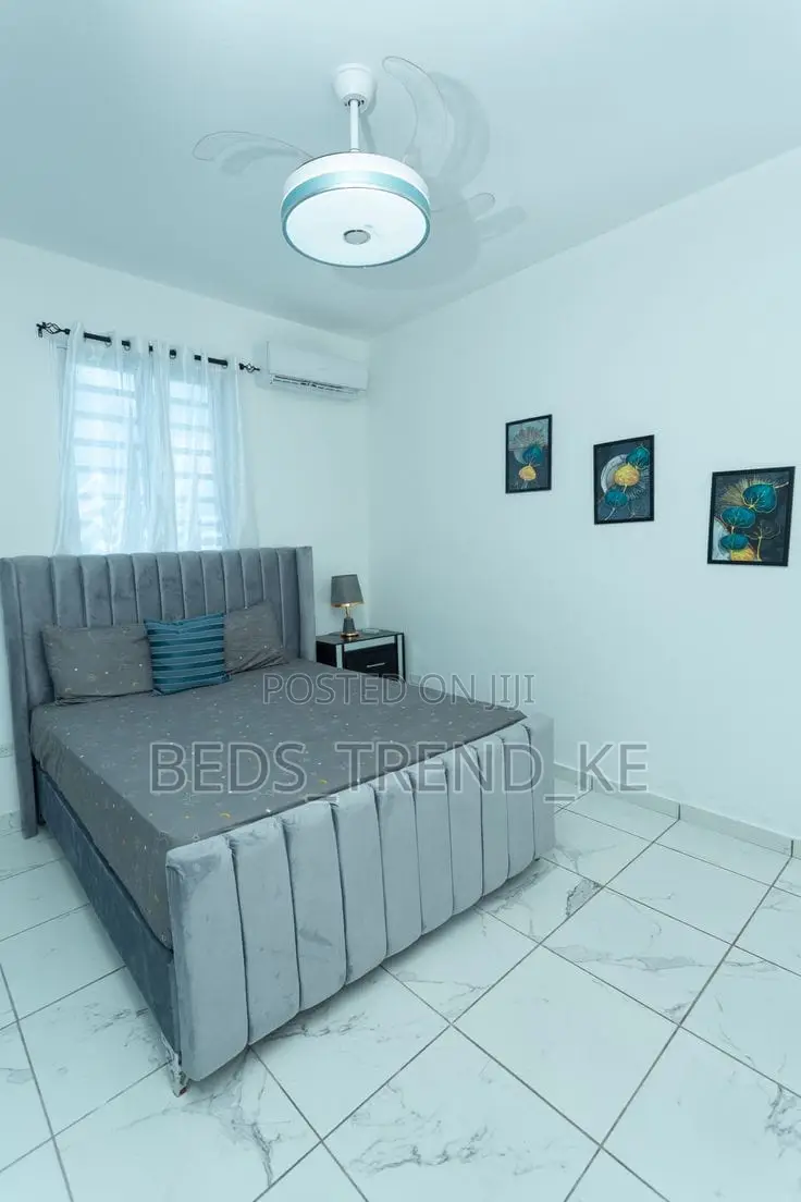 Emaciating 5 by 6 Modern Bed