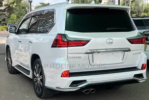Lexus LX 570 AWD 2019 White