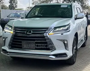 Lexus LX 570 AWD 2019 White