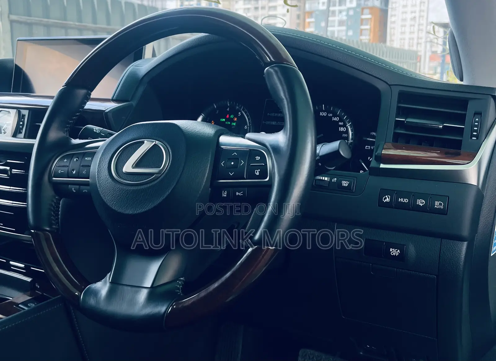 Lexus LX 570 AWD 2019 White