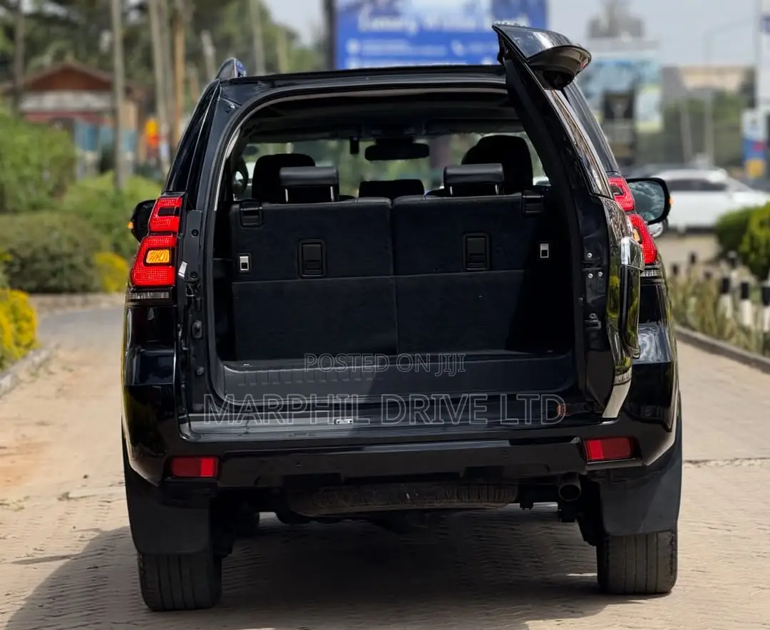 Toyota Land Cruiser Prado 2.8 2018 Black