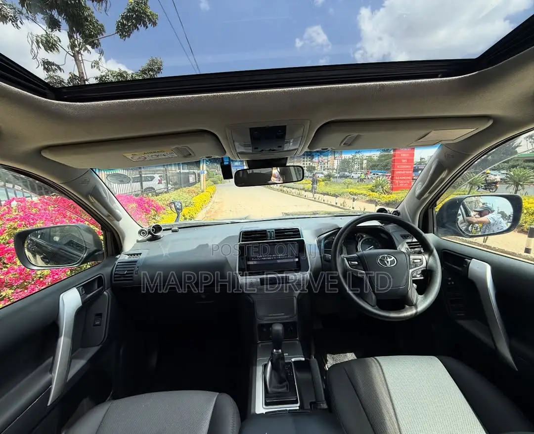 Toyota Land Cruiser Prado 2.8 2018 Black