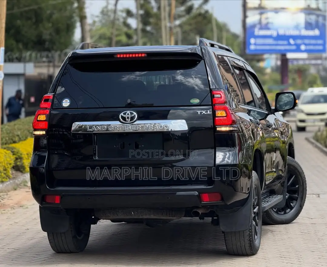Toyota Land Cruiser Prado 2.8 2018 Black