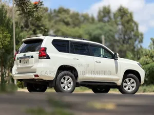 Toyota Land Cruiser Prado 2.8 2020 White