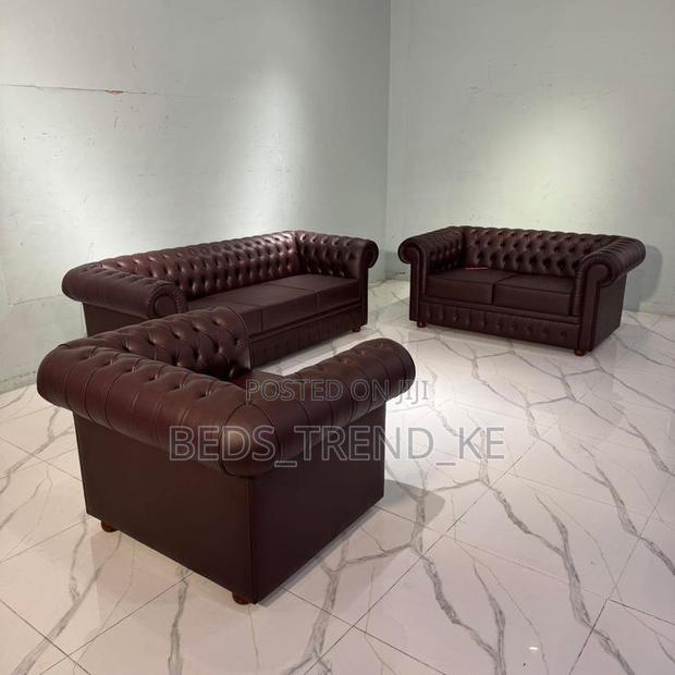 Dignified 7 Seater Chester Sofa 3,2,2