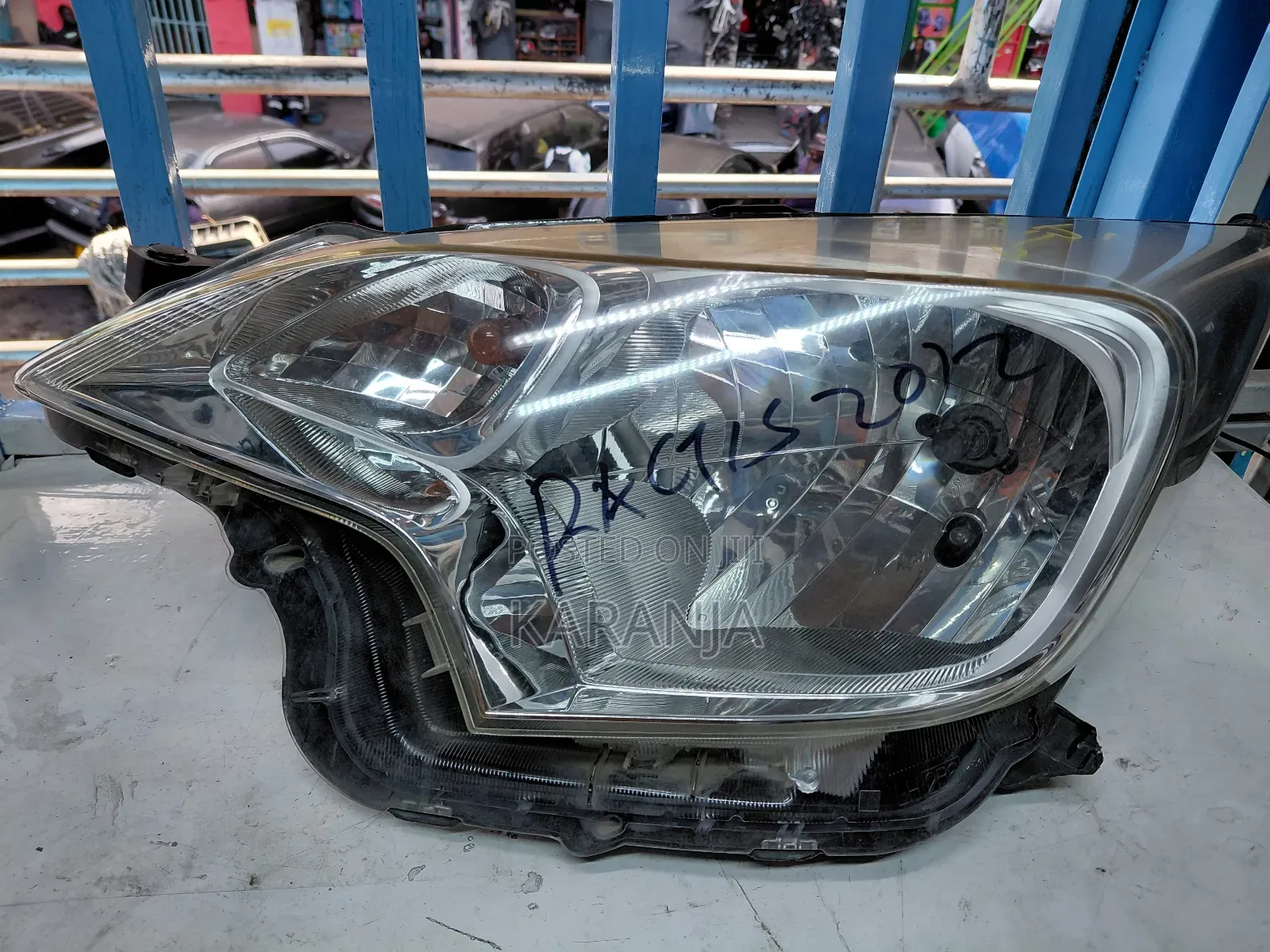 Toyota Ractis 2012