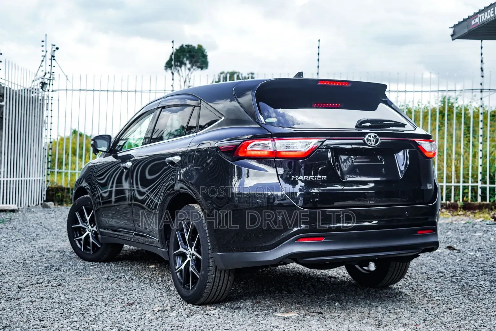 Toyota Harrier 2.0 2019 Black
