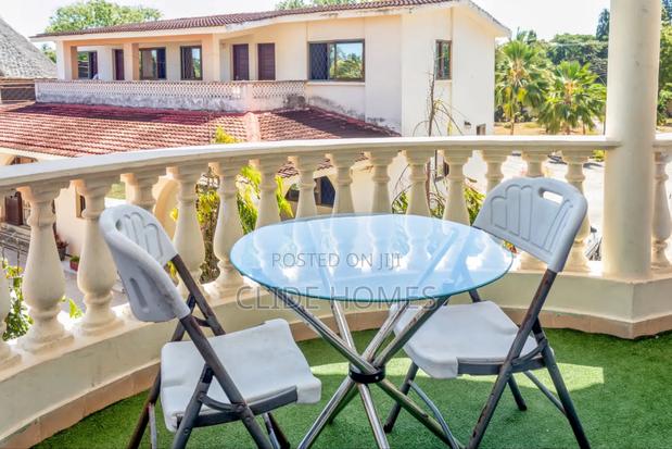 2 Bedroom Airbnb Nyali - thumbnail 8