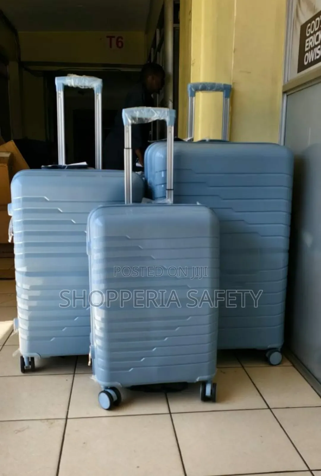 4 in 1 Unbreakable Suitcase