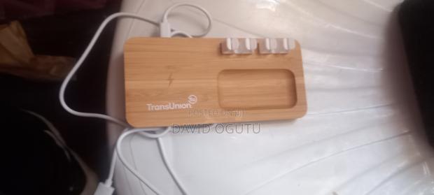 Wireless Fast Charger - main view