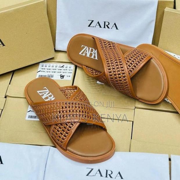Quality Unisex Sandals - thumbnail 3