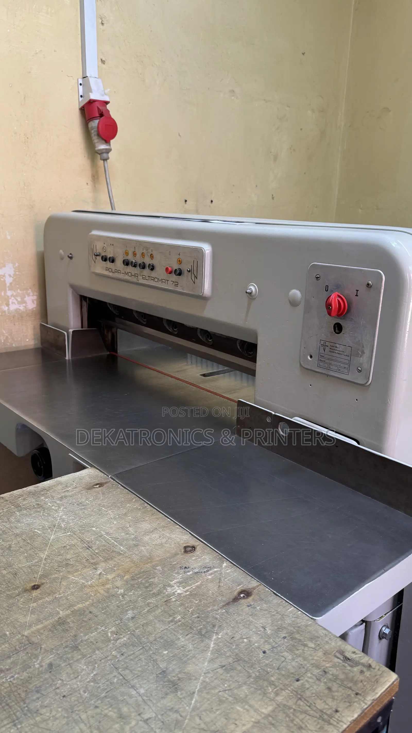 Slightly Used Made in Germany Polar 72 Guillotine Cutting Machine
