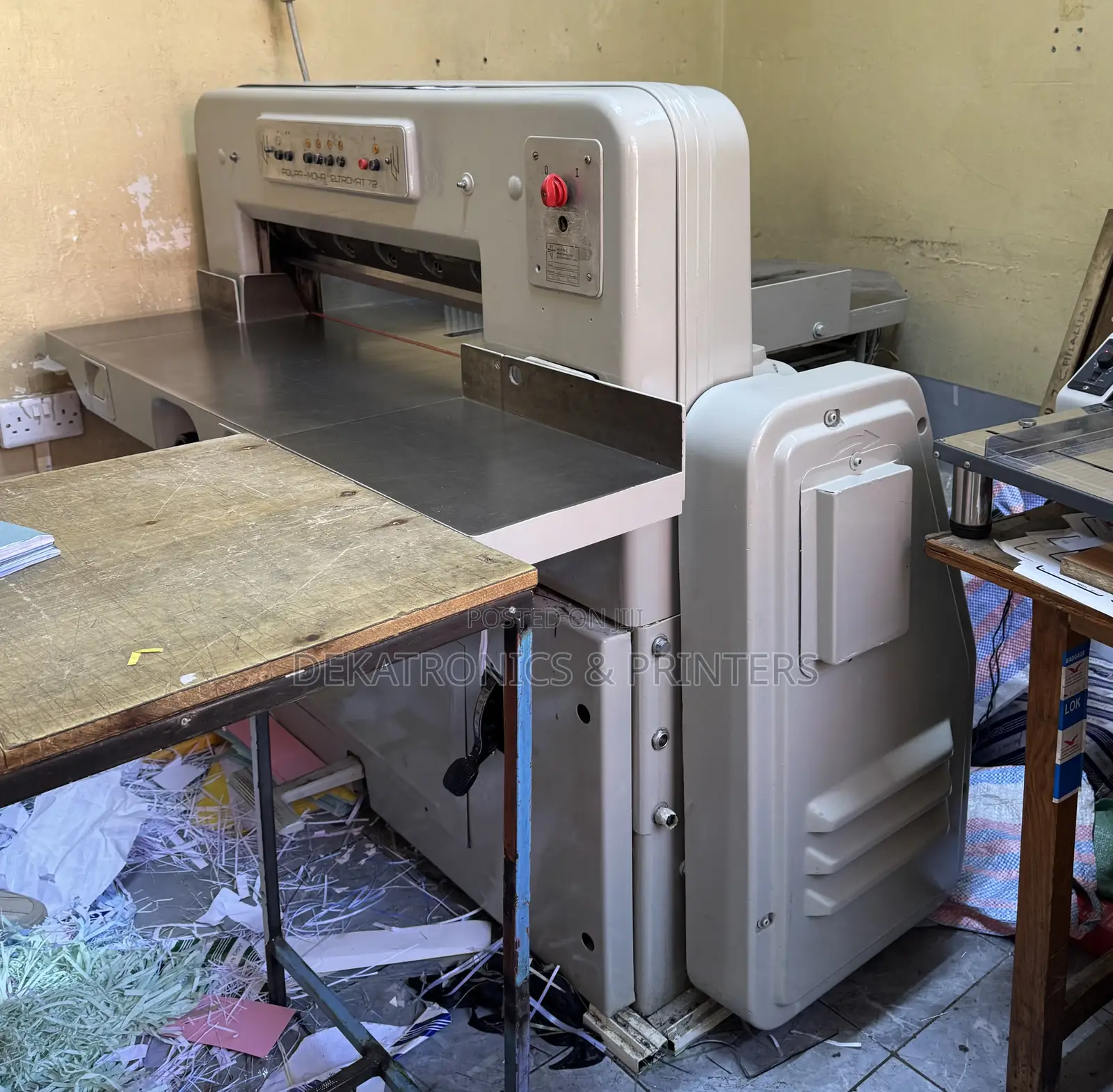 Slightly Used Made in Germany Polar 72 Guillotine Cutting Machine