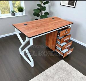 Office Furniture :4-Drawers Unit Metallic Desk