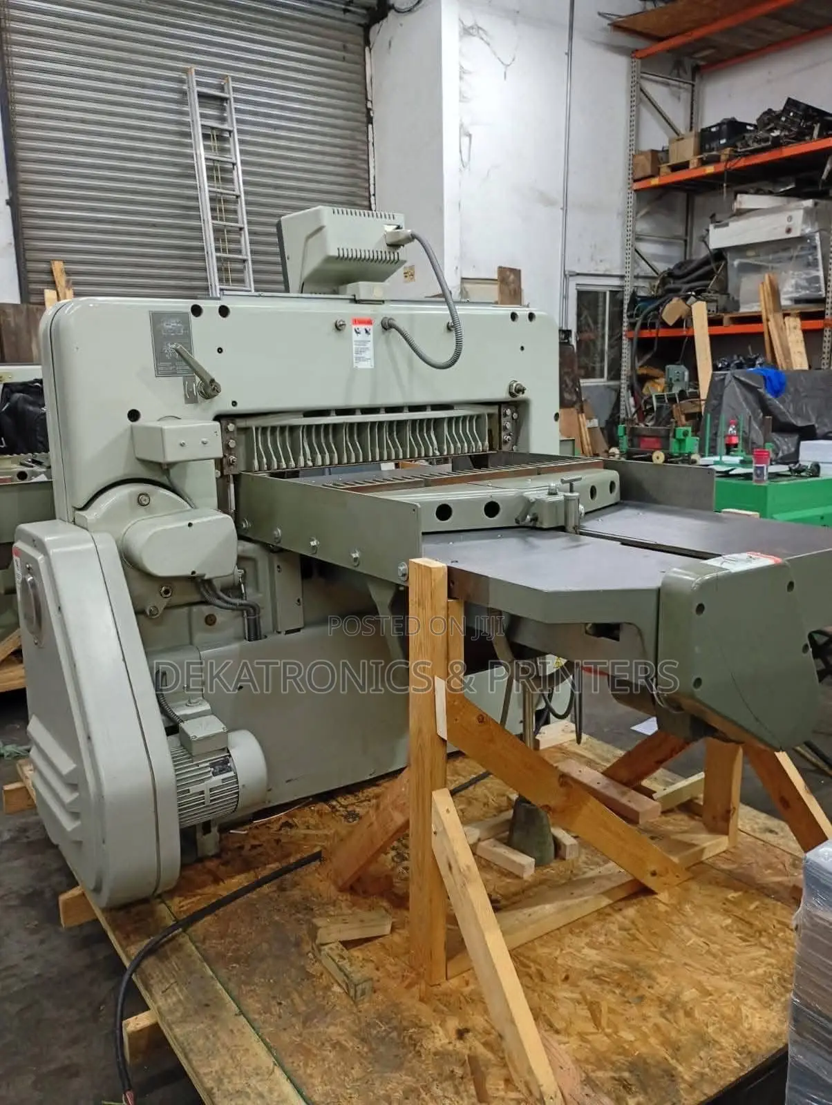 Ex-German Polar 92 Guillotine Cutting Machine