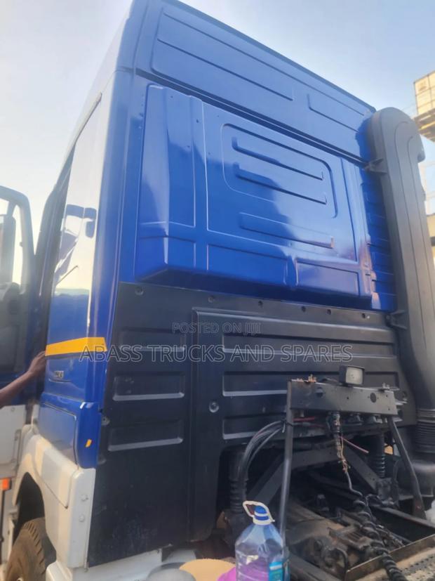 Mercedes-Benz 2018 White - thumbnail 4