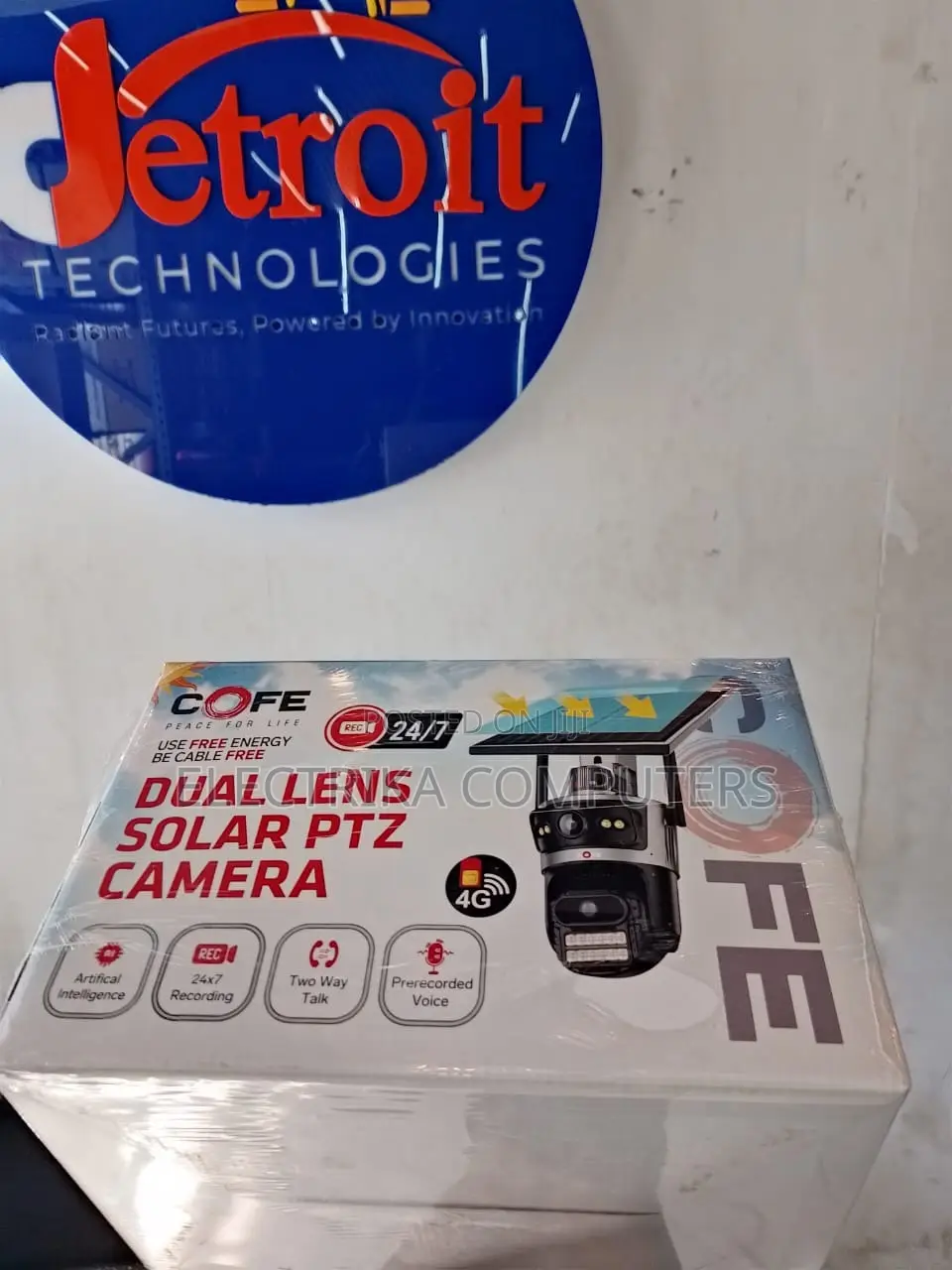 The Cofe Dual Lens Solar PTZ Camera