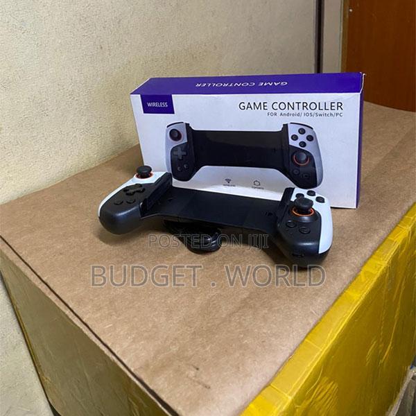 Ergonomic Curved Design Wireless Bt 5.0 Game Controllerps4 - Black - main view