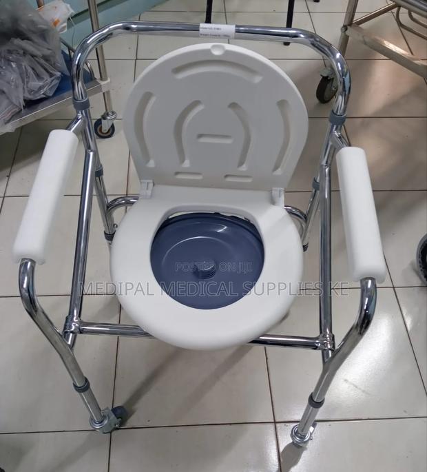 Staimless Commode Chair With Castors