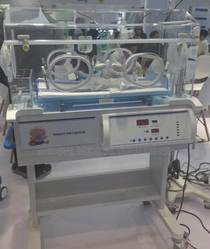 Infant Incubator - thumbnail 2