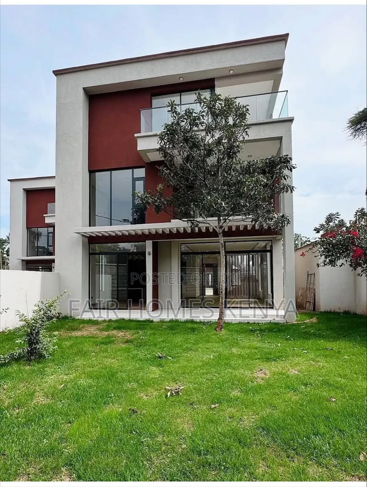 5bdrm Townhouse/Terrace in Lavington Green for sale