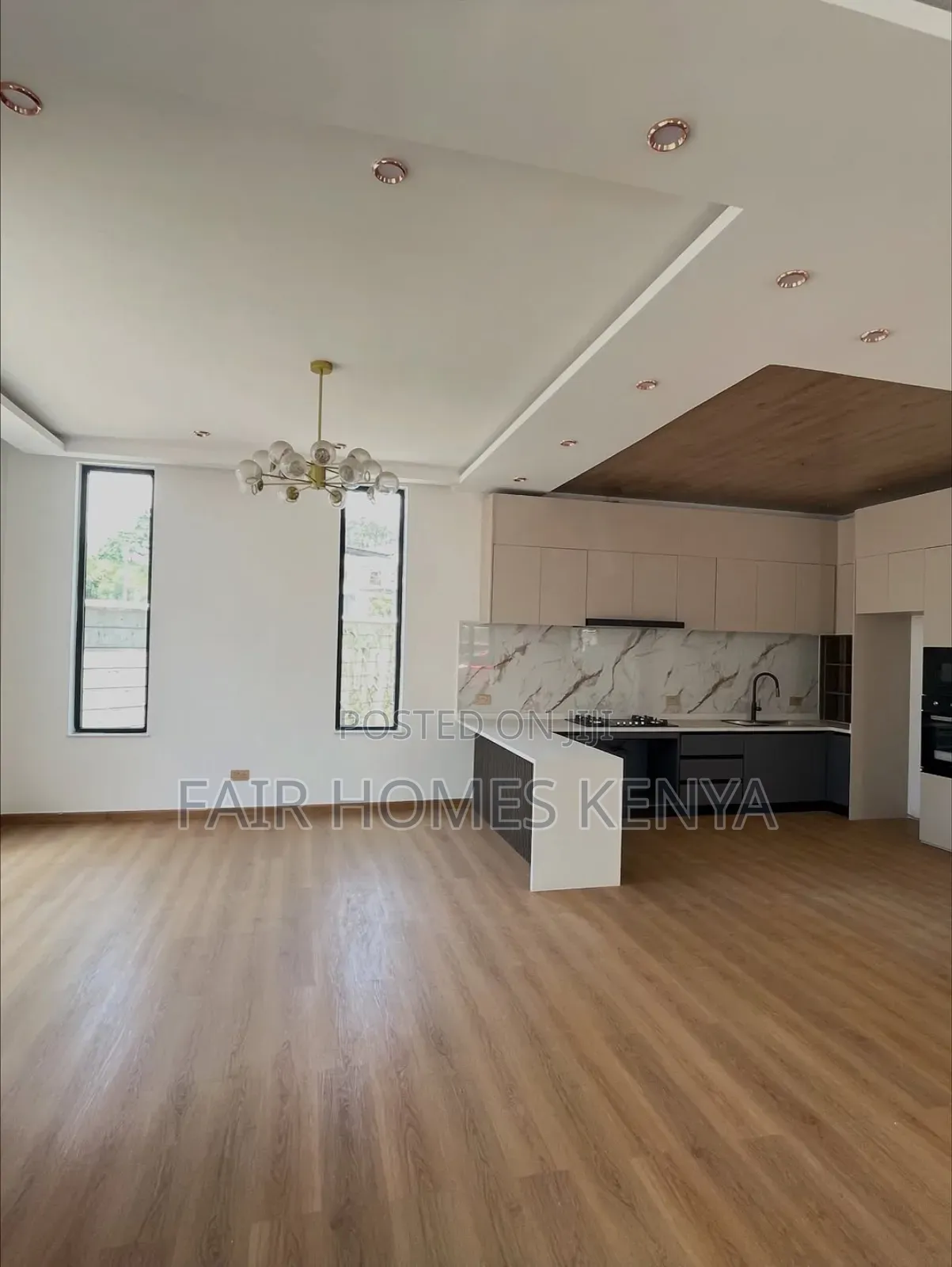5bdrm Townhouse/Terrace in Lavington Green for sale