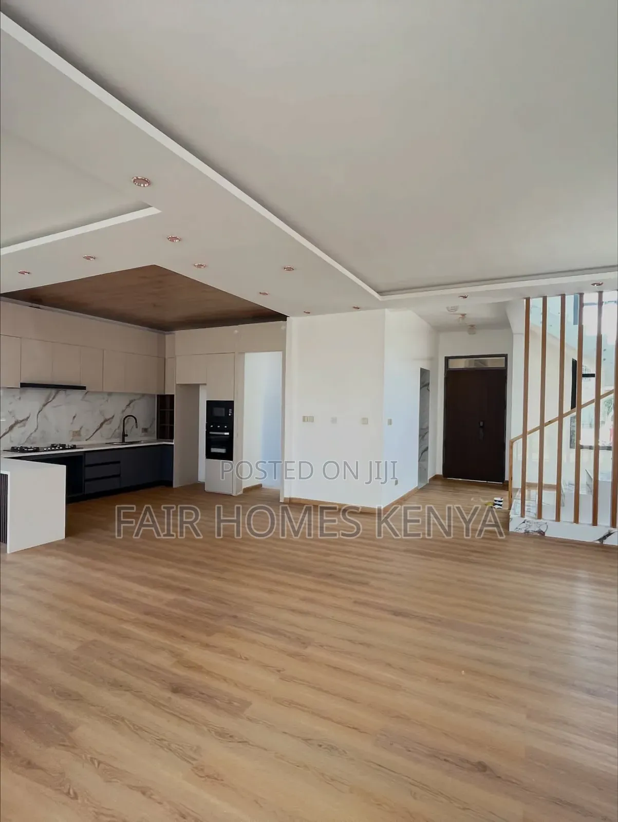 5bdrm Townhouse/Terrace in Lavington Green for sale