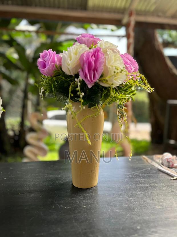 Flowers Vase - thumbnail 2