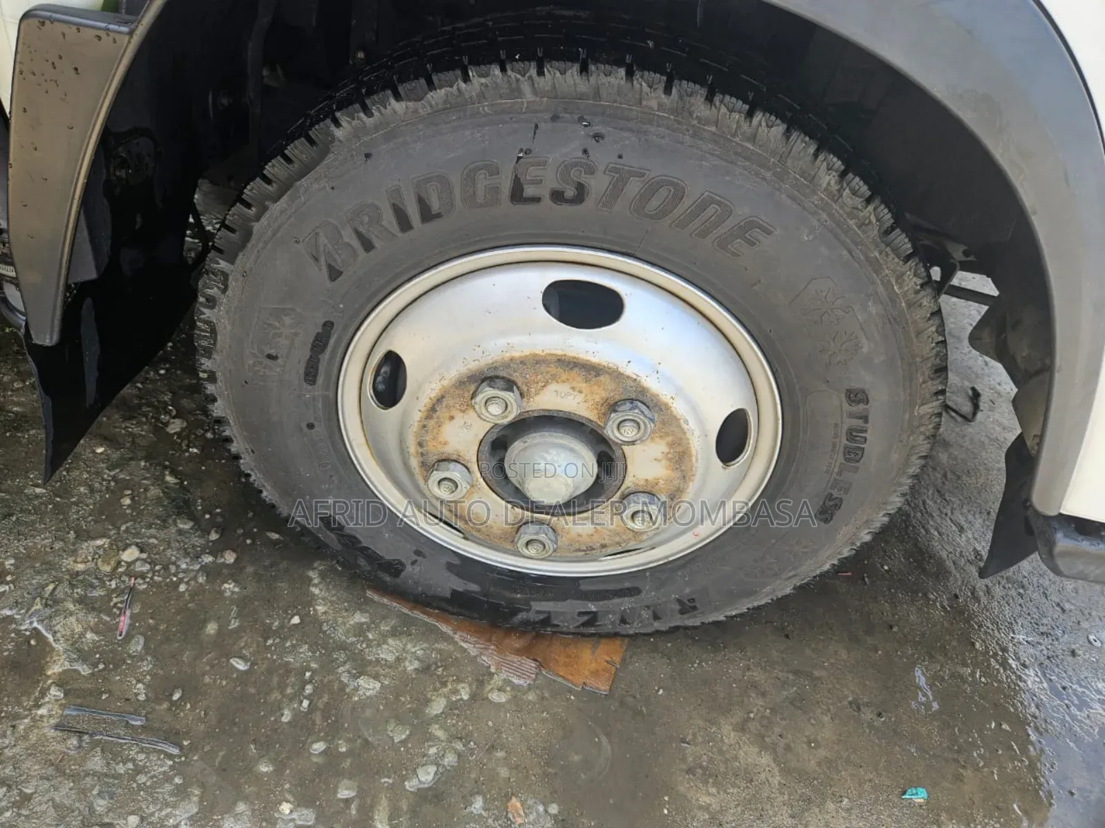 Isuzu Elf Freezer Automatic 2019