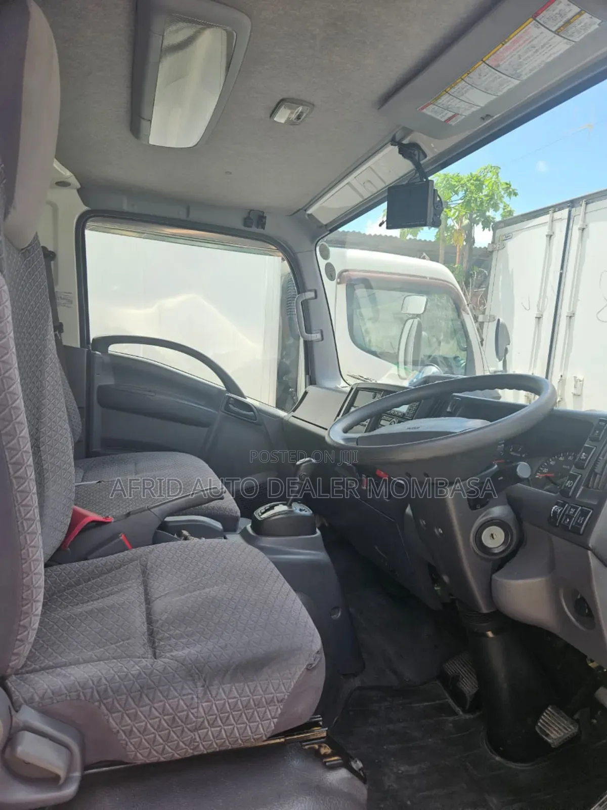 Isuzu Elf Freezer Automatic 2019