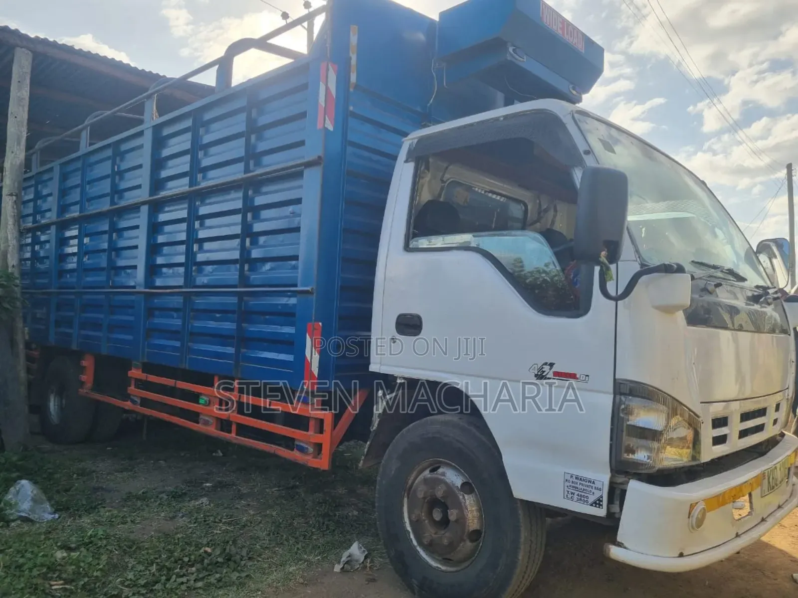 Isuzu NPR Local