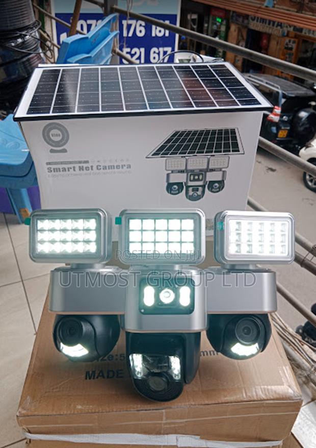 Triple Lens 355° Rotating Solar 4g Camera With Built-in Floodlights