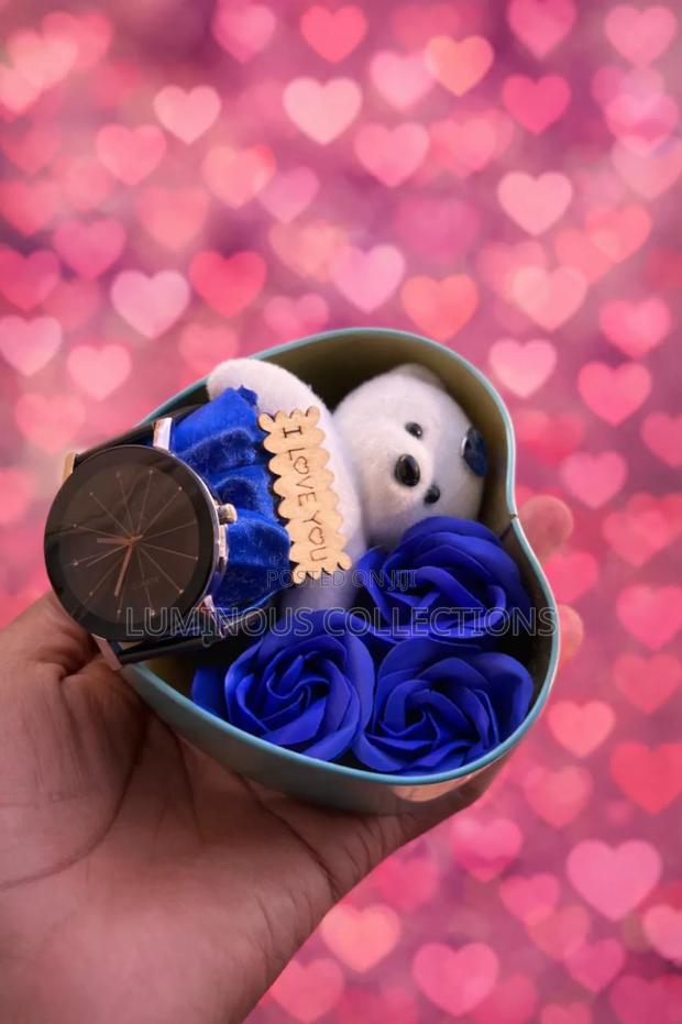 Romantic Gift Set With Teddy, Flowers and a Watch - thumbnail 5